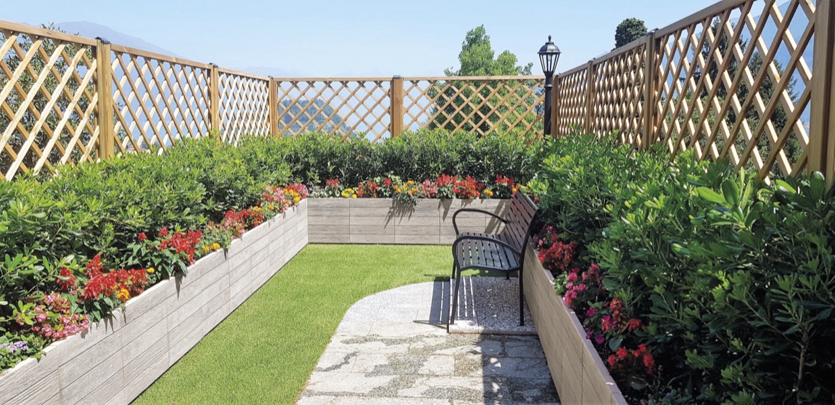 Rekonstruált kő virágláda fa hatású nyír felülettel