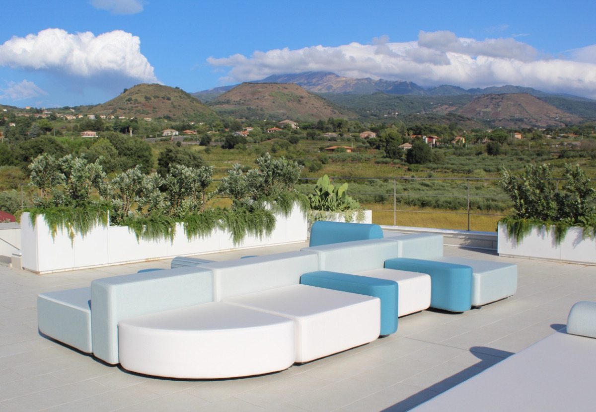 Total White Cataniában 1