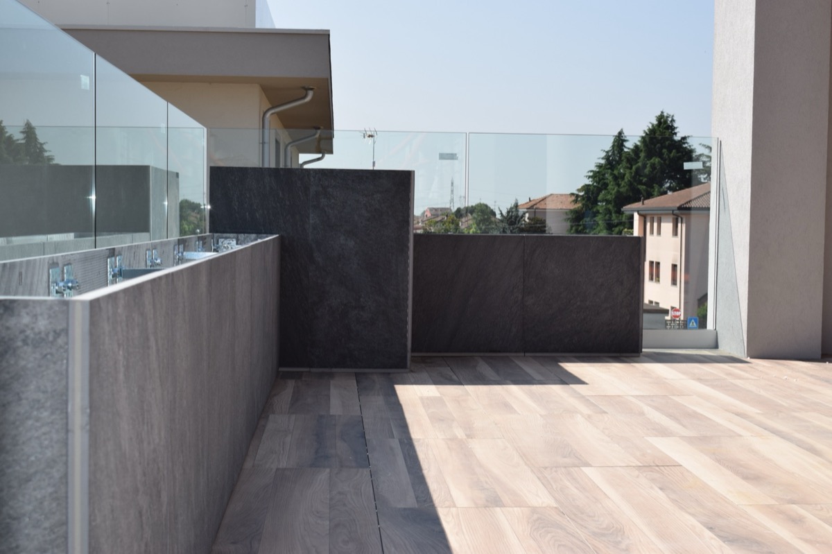 Porcelán kőedény virágtartó koksz-gyöngyház színben